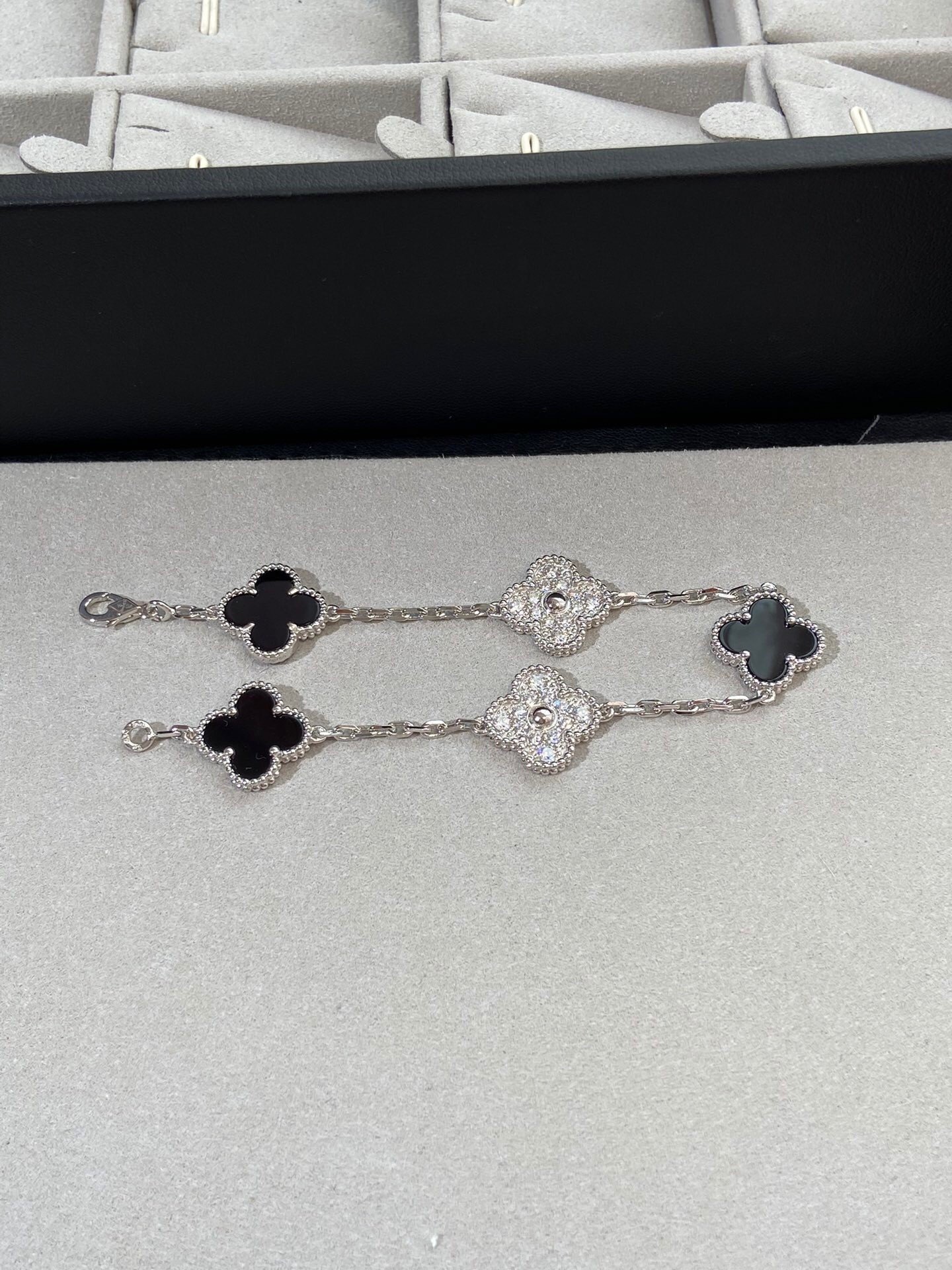 Van Cleef & Arpels Alhambra 4-Leaf Clover Bracelet - Image 5