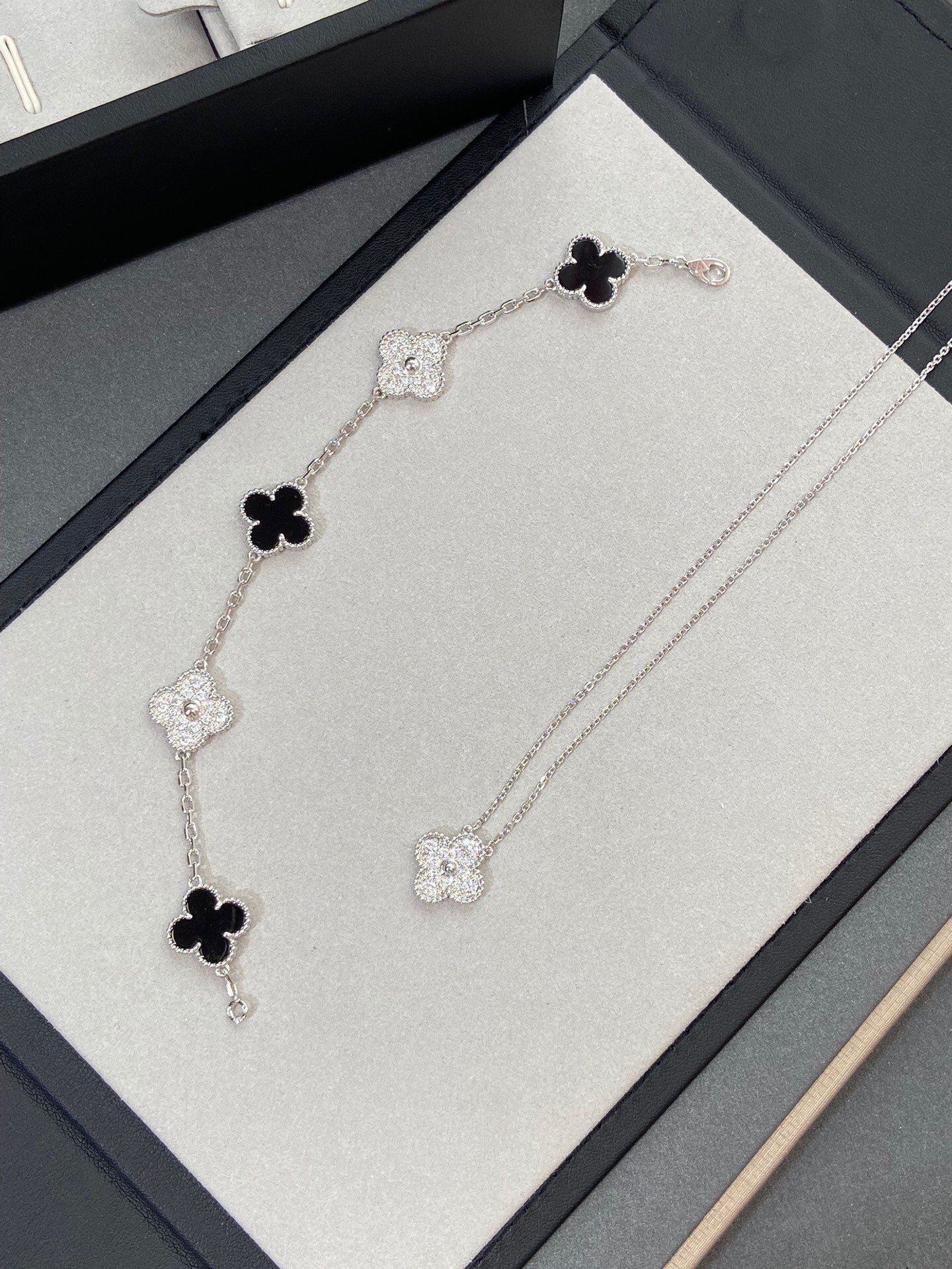 Van Cleef & Arpels Alhambra 4-Leaf Clover Bracelet - Image 3